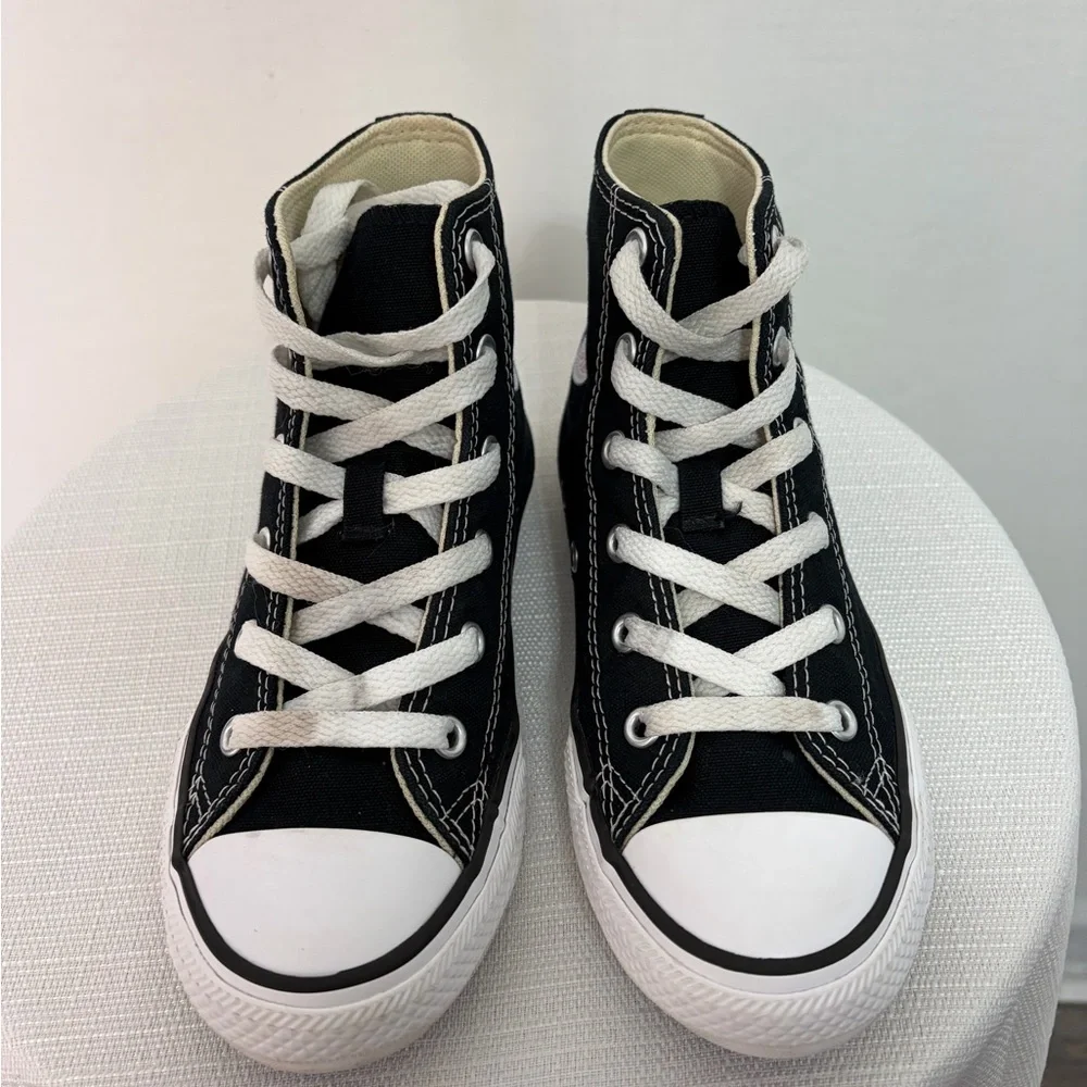 Converse Chuck Taylor All Star High Top Unisex Youth size 1 Black(B118)✨